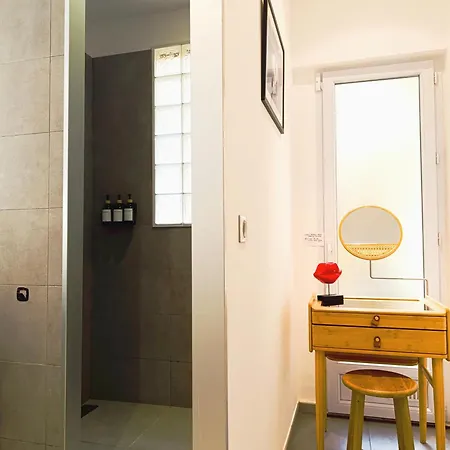 Design 100sqm Close To Palais And Restaurants Apartment